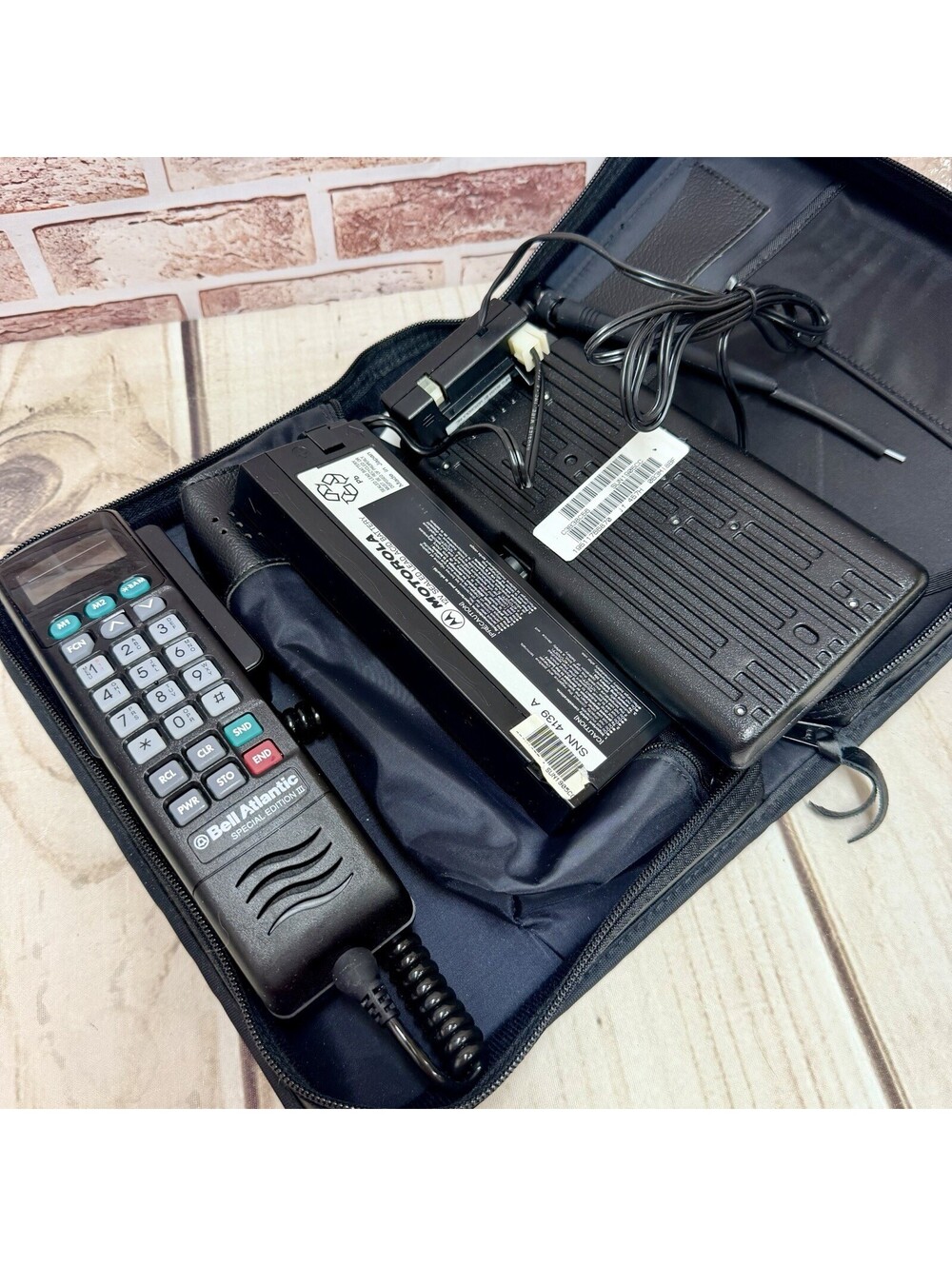Vintage 1990’s Black Motorola Cellular Mobile Bag Car Phone Bell Atlantic